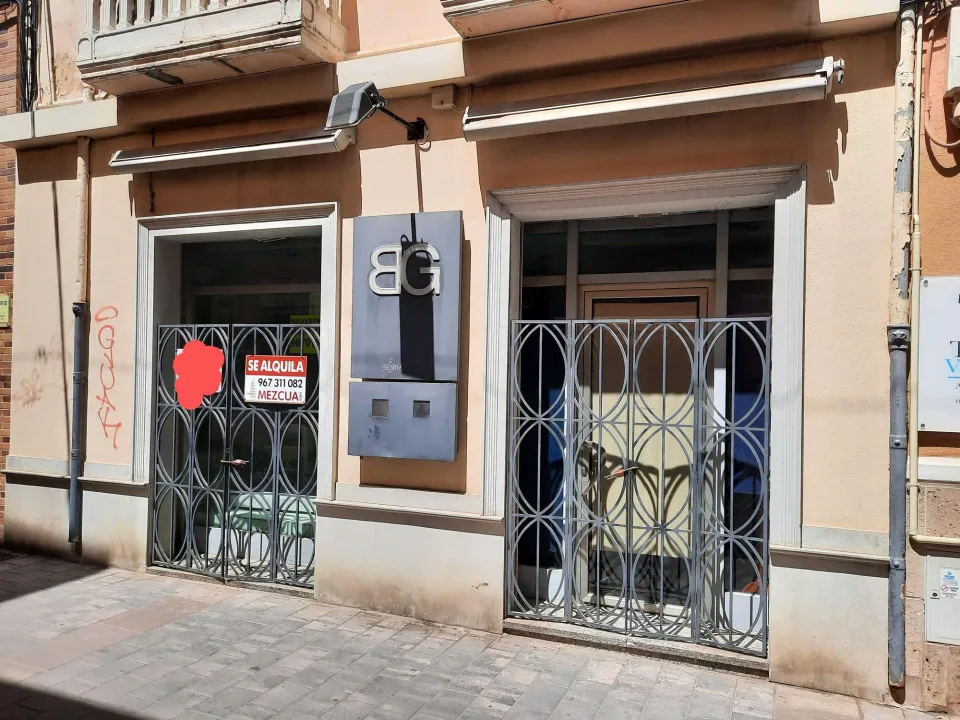 LOCAL EN ZONA COMERCIAL DE ALMANSA