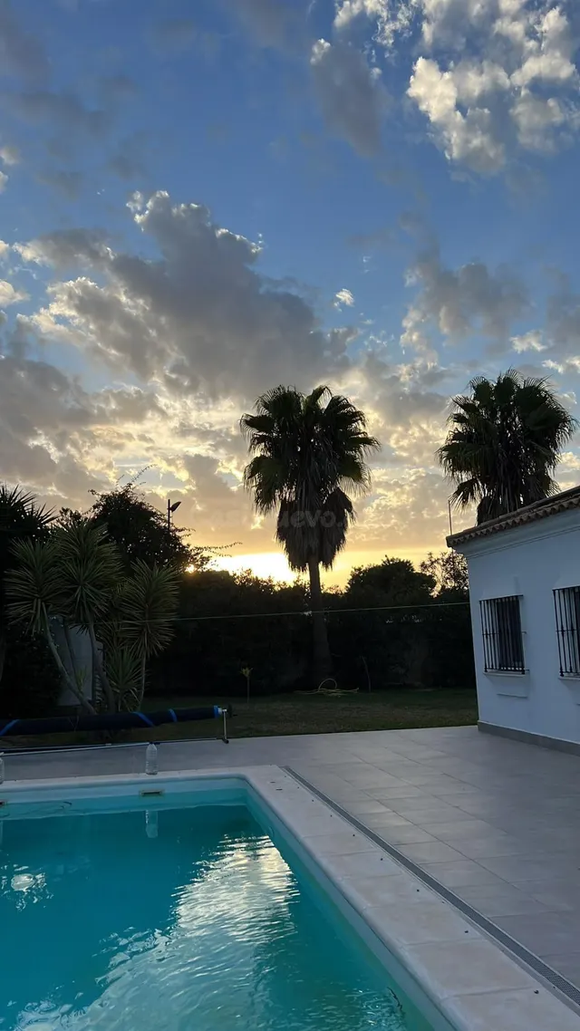 Ocasión - Magífico Chalet, Zona las Lagunas (Chiclana de la  - foto 4