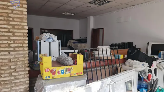 SE VENDE LOCAL DIÁFANO EN ZONA CUESTA DE LA RUJANA — 6