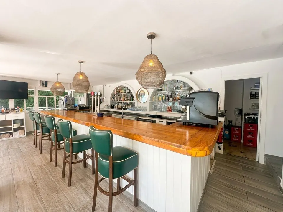 Traspaso de Restaurante en Actividad con Vista al Mar y Estudio Anexo - Magaluf (110.000 €)