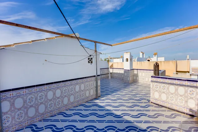 Luminoso apartamento, con gran solárium privado y vistas, en "La Mata", Torrevieja — 27