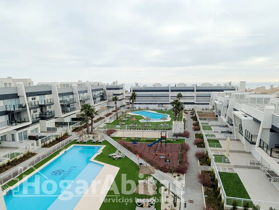 PRECIOSO ÁTICO SEMINUEVO CON PISCINA, GARAJE Y TRASTERO
