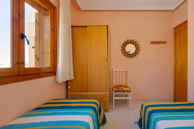 Apartamento de 3 dormitorios y piscina comunitaria en Acequion, Torrevieja — 13