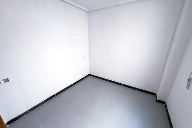 Ático para Reformar en calle la Loma — 14