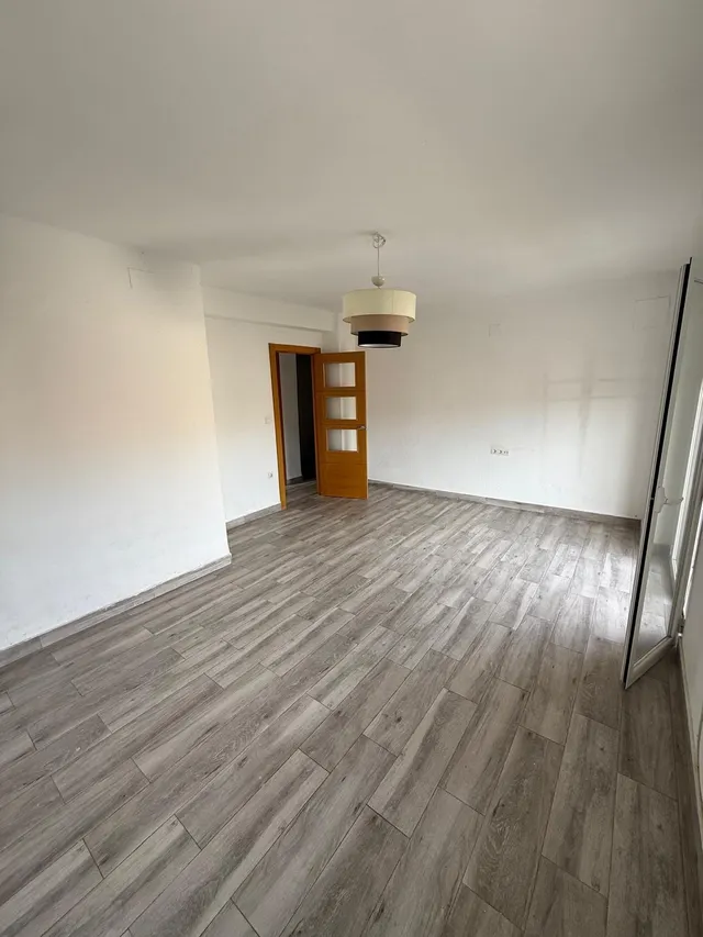 Piso reformado de 3 dormitorios en alquiler de temporada – Zaidín — 5