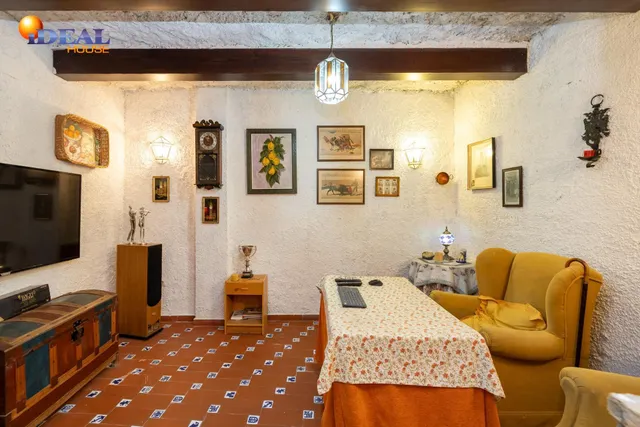 GRAN CASA EN ALBAICÍN BAJO. — 14