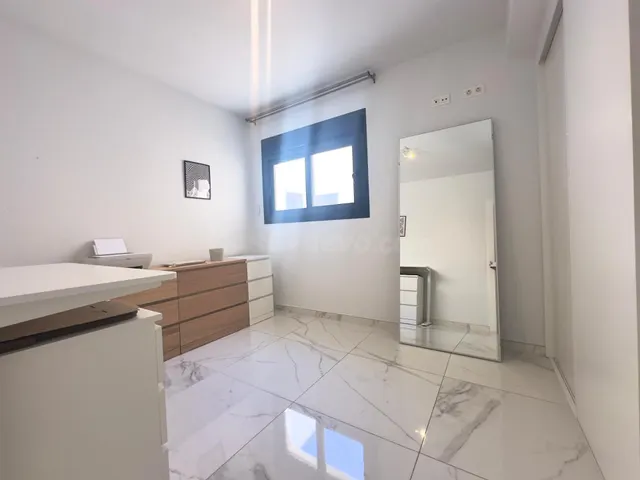 APARTAMENTO DE 2 DORMITORIOS 2 BAÑOS EN ORIHUELA COSTA ( PAU - foto 4