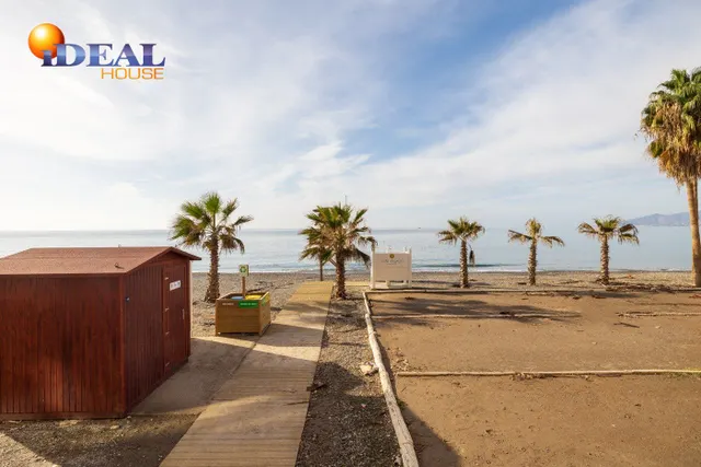 ESTUPENDO ATICO JUNTO AL MAR CON TERRAZA FANTASTICA — 22