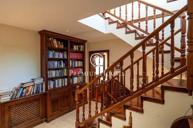 Casa independiente con piscina y jardín en Vallpineda — 45
