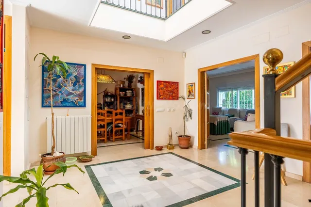 Casa adosada en venta de 7 dormitorios con patio trasero y a - foto 5