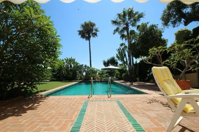 EXQUISITA VILLA EN ELVIRIA - MARBELLA - foto 4