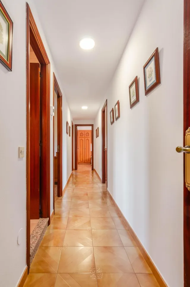 Casa con finca, seis dormitorios y amplio garaje a tres minutos del centro de noreña — 20