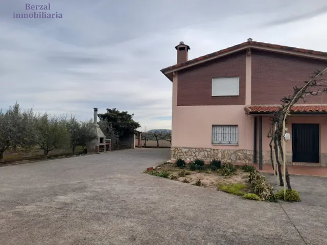 Magnifica casa, con más de dos mil metros de terreno. — 5