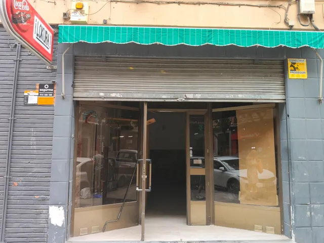 SE ALQUILA BAR EN CALLE LORENZO PARDO — 19