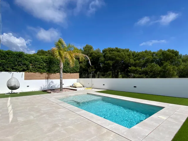 CHALET DE LUJO CON PISCINA, VISTAS AL MAR Y SOLÁRIUM PRIVADO — 34