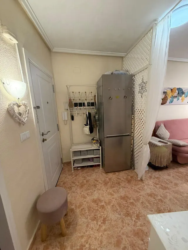 Apartamento con piscina compartida, Alicante, Torrevieja, Playa del Cura. 1 habitación | 54 m2 | A 900 metros del mar — 8