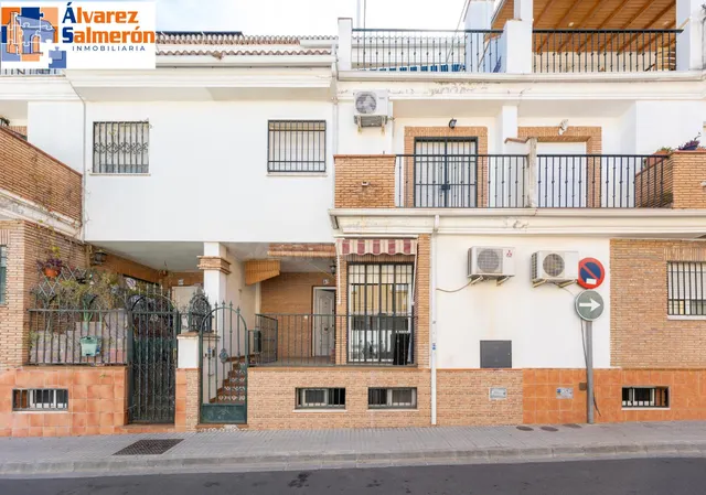 Vive en el corazón de Armilla: 4 dormitorios, patio, terraza