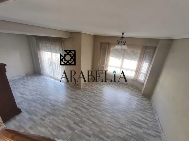 Pareado con piscina independiente — 28