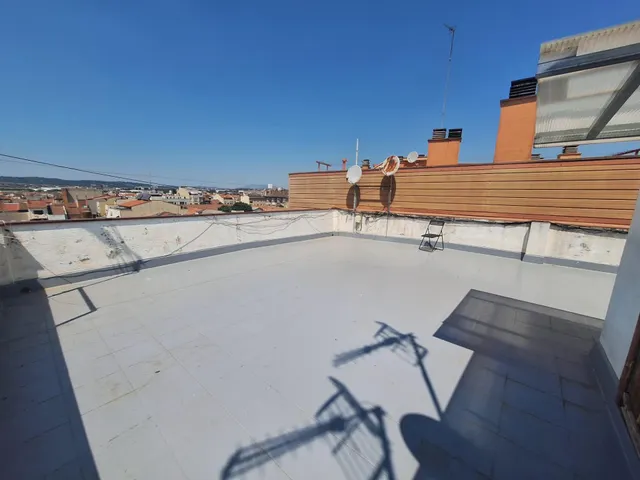 ATICO CON 3 habitaciones EN LA CRTA. BARCELONA — 12