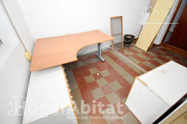 ¡OPORTUNIDAD DE INVERSIÓN! CASA CON BALCÓN Y PATIO EN EL CENTRO — 23
