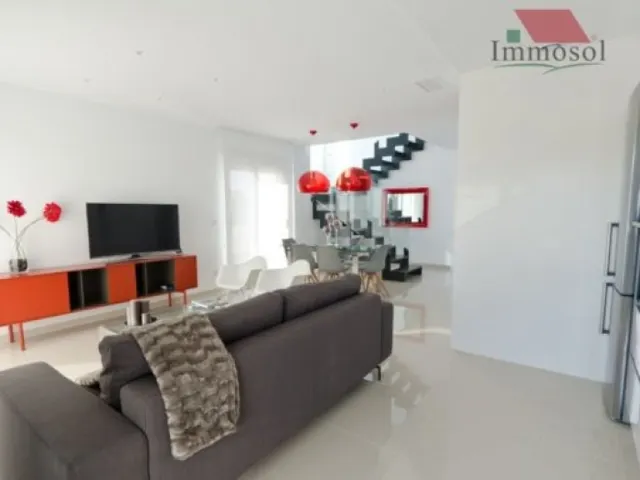 MAGNÍFICA VILLA EN LA MARINA, A PIE DE PLAYA — 5