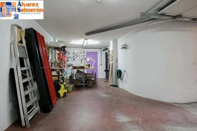¡Tu nuevo hogar te espera en Churriana de la Vega! Casa adosada con patio, garaje y futura parada de metro a pocos pasos. — 26
