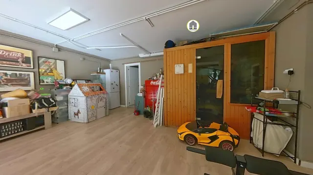 Casa reformada de tres plantas con piscina, jacuzzi, gimnasio, sauna  y vistas a parque natural — 38