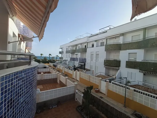 Piso alquiler vacacional en Playas de la Ensenada - foto 2
