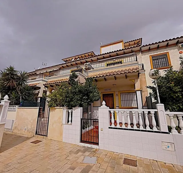Impecable Adosado en Rocío del Mar, Orihuela Costa - €220.000 — 24