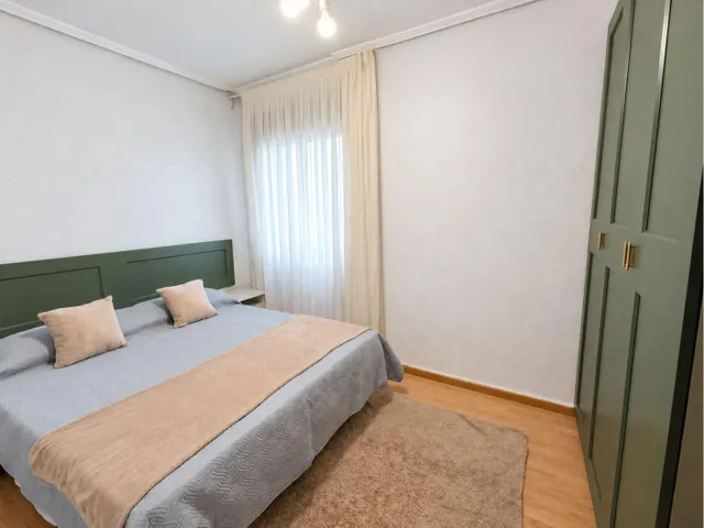 PISO LUMINOSO PARA ENTRAR A VIVIR EN TORRELAVEGA.- — 19