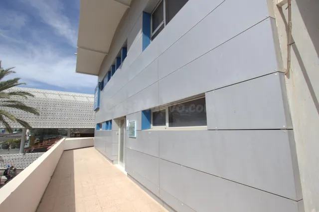 AMPLIO LOCAL COMERCIAL EN EL CC EUROPA EN SAN FERNANDO - foto 4