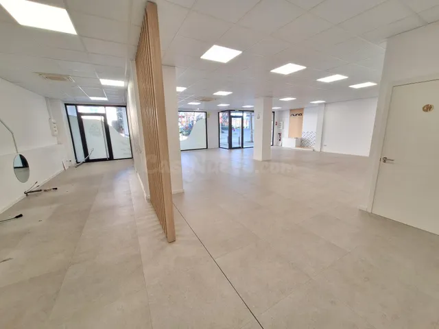 LOCAL TOTALMENT ACONDICIONAT - foto 2