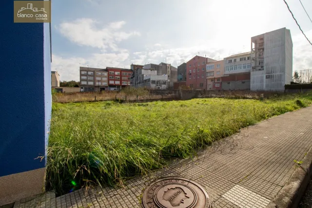 Solar de 170m2 cerca del Bosque de Carballo - foto 3