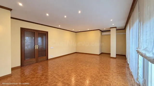 Amplia vivienda de 4 habitaciones con terraza acristalada, chimenea y aparcamiento — 2
