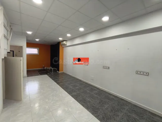 SE VENDE O SE ALQUILA LOCAL COMERCIAL CON ENTREPLANTA CERCA  - foto 5