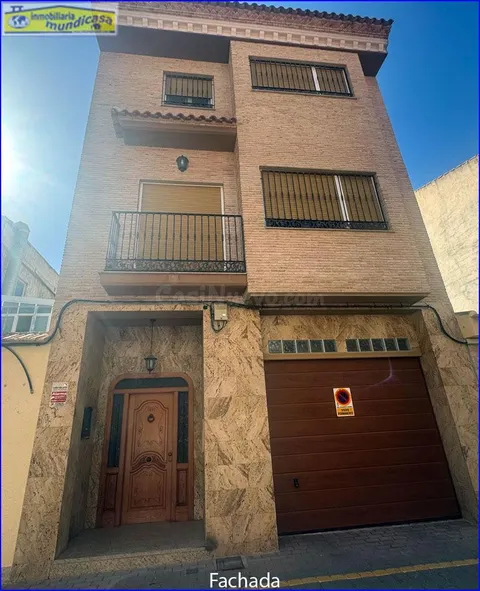 Amplia Casa en el Centro de Santomera - Oportunidad Única por €320,000