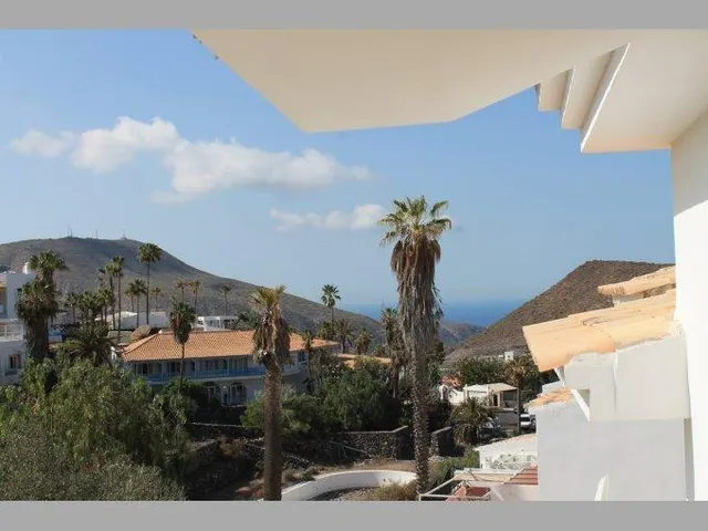 Chayofa. Villa  con vistas en urbanizacion de calidad — 2