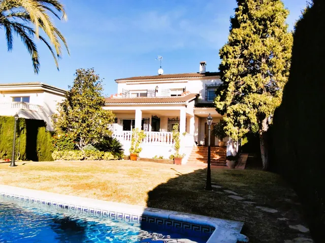 🌟 Impresionante casa unifamiliar de cuatro vientos con jardí - foto 3