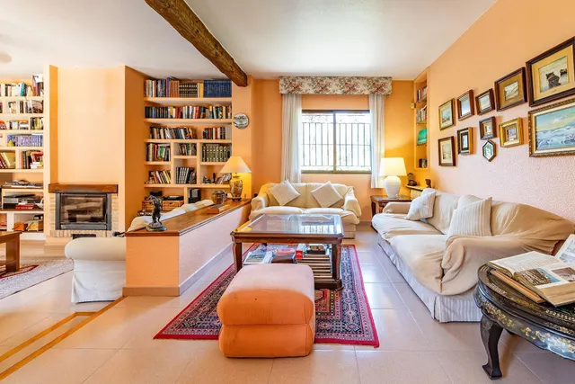 CHALET EN LOS DOLORES — 32