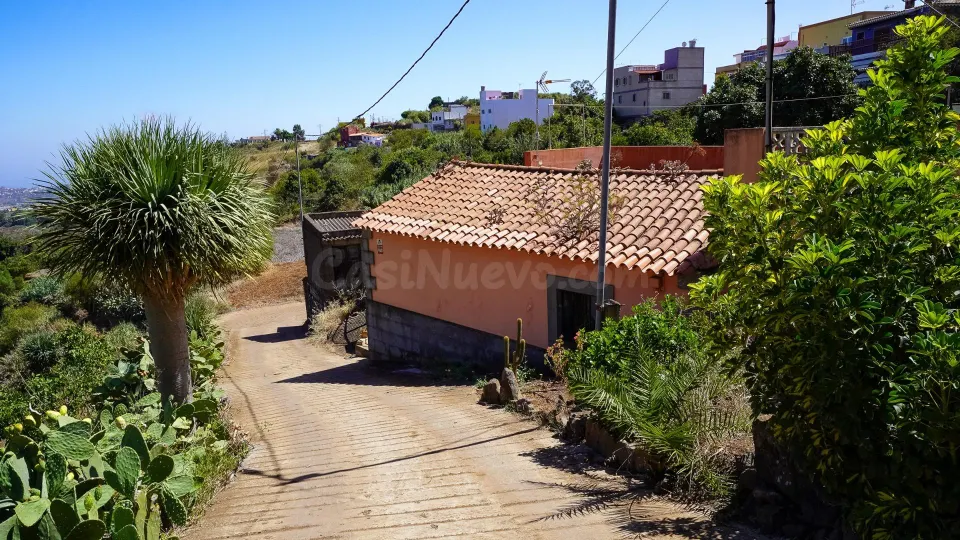 CASA REFORMADA CON AMPLIO TERRENO EN LA SOLANA, SAN MATEO