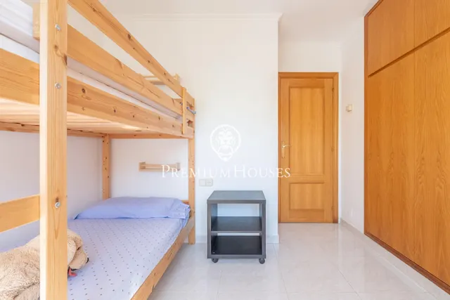 Casa con jardín y piscina en L'Aragai — 25