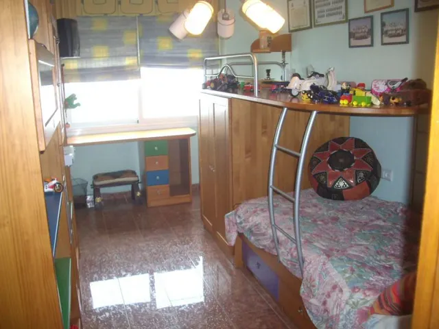 MAGNIFICA CASA SOBRE LOCAL SEMINUEVA  EN LA CURVA — 8
