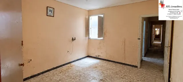 Gran casa para reformar en el centro de la población — 25