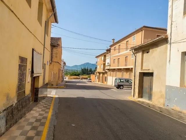 ¡ATENCIÓN INVERSIONISTAS! EDIFICIO CON ENORME POTENCIAL EN Q - foto 2
