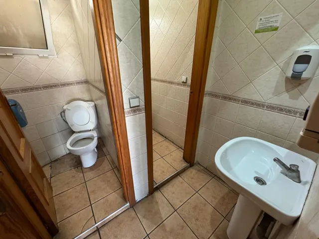 Se vende bar en funcionamiento – 58 m2 – Excelente ubicación frente a centro de salud — 4