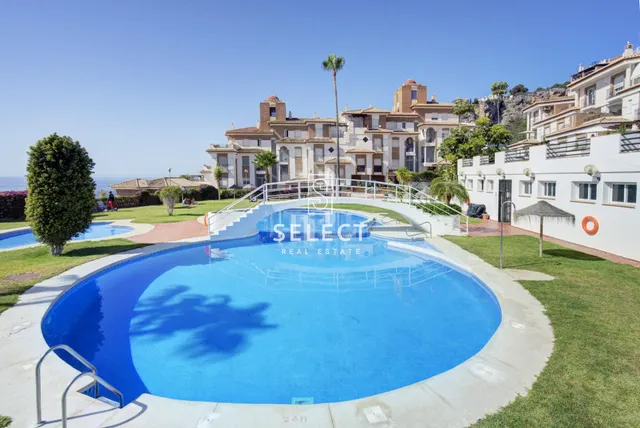 Apartamento con Terraza y Vistas Panorámicas al Mar en Marina del Este. — 25