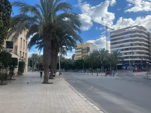 Plaza de Parking en Alquiler en Calle Sevilla — 15