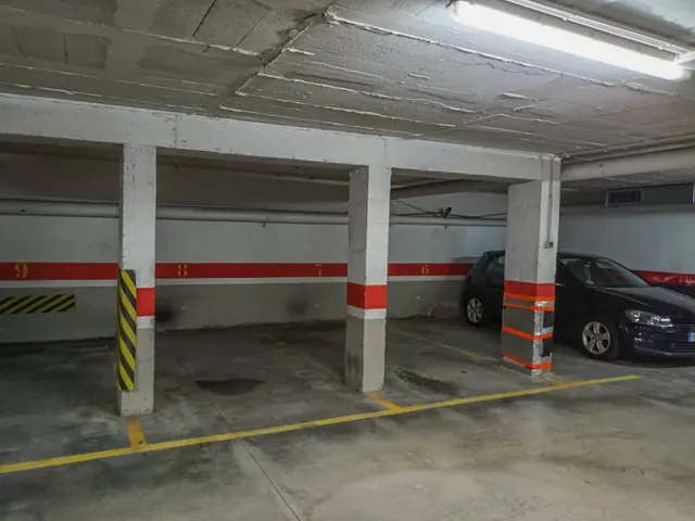 Plaza de parking en venta para coche pequeño, motocicletas o remolque - ECONOMICO — 10