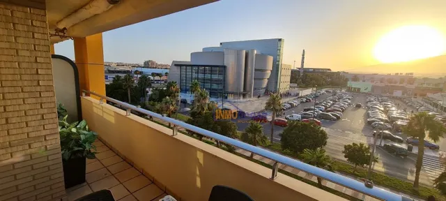 ¡Luminoso piso en las Salinas con terraza y piscina a 400 m 