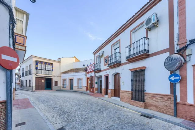 Casa y piso con piscina privada y garaje en el centro de La  - foto 4